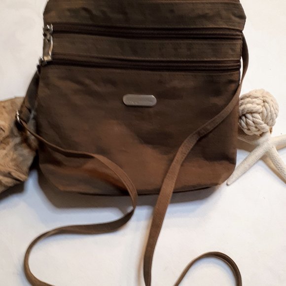 Baggallini Handbags - Baggallini Crossbody Travel Bag